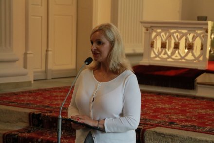 Prowadząca koncert Grażyna Durlow